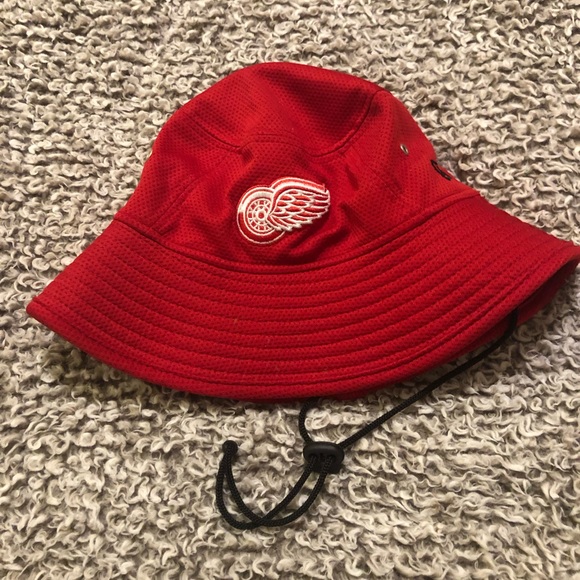 Red wings bucket hat Clearance